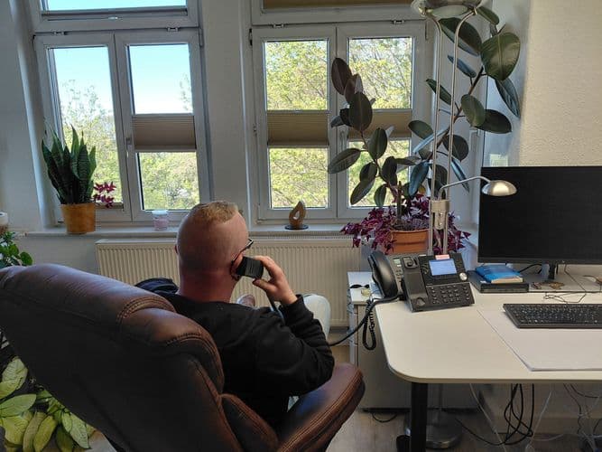 Telefonseelsorger bei der Arbeit